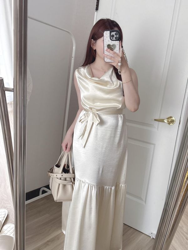 現貨- 法式垂領緞面長洋裝 