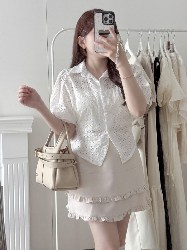 現貨- 簍空珍珠釦襯衫 