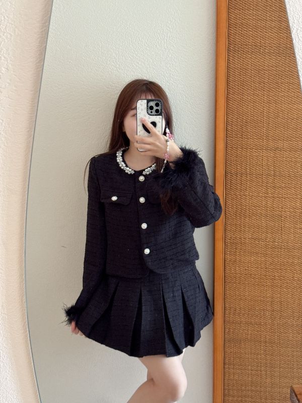 現貨- 珍珠小香風羽毛套裝裙 