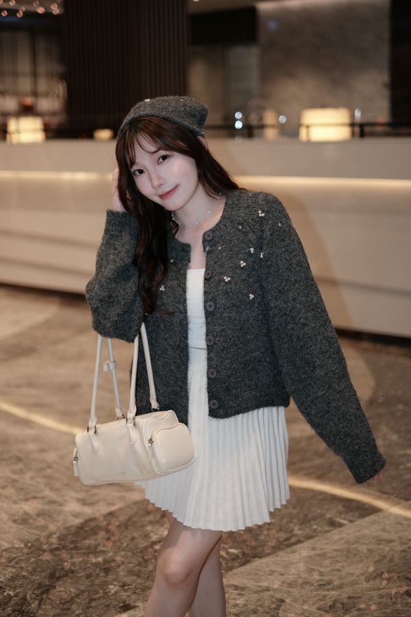 現貨- 本期超值！鑽珍珠針織外套/毛帽 