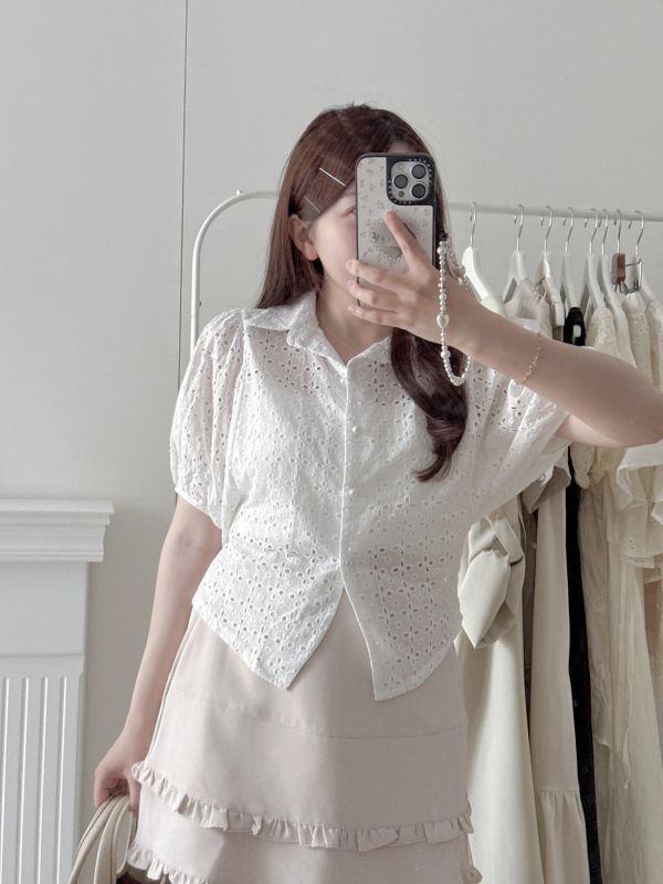 現貨- 簍空珍珠釦襯衫 