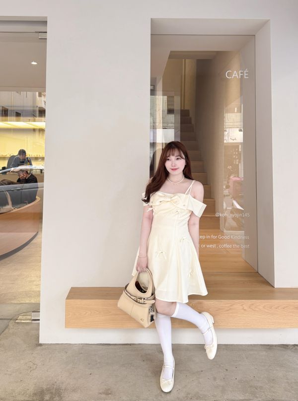 現貨- 高訂製蝴蝶結一字領小洋裝 