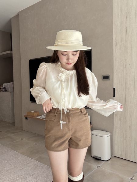 現貨- 超狂優惠！質感麂皮絨短褲 