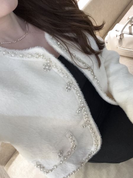 現貨- 闆娘自留款！氣質珍珠鑽絨毛小香外套 