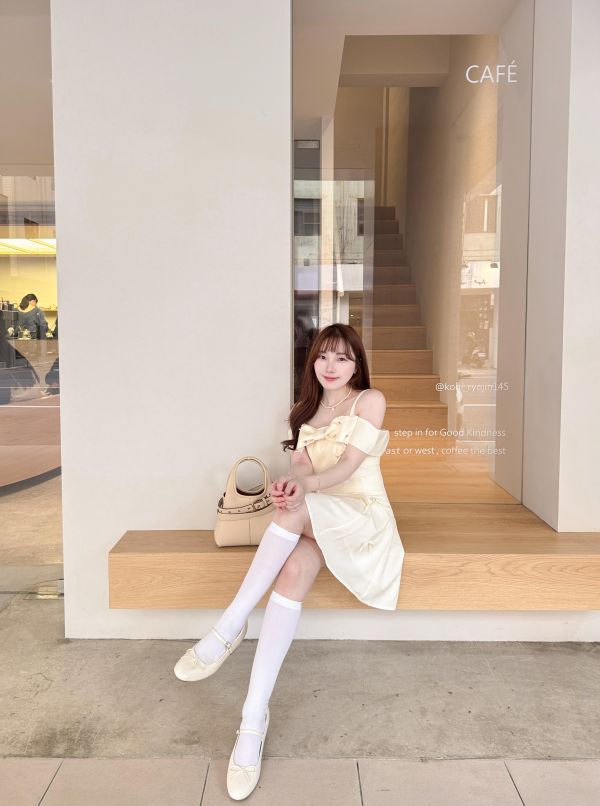 現貨- 高訂製蝴蝶結一字領小洋裝 