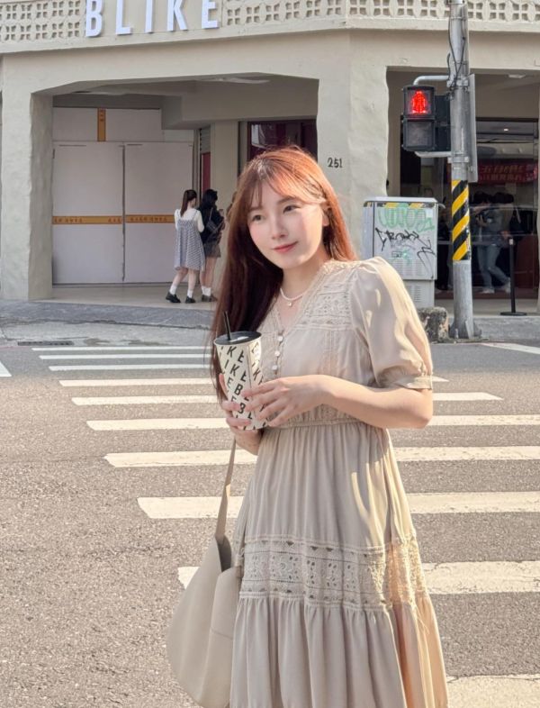 現貨- 自訂款法式蕾絲長洋 