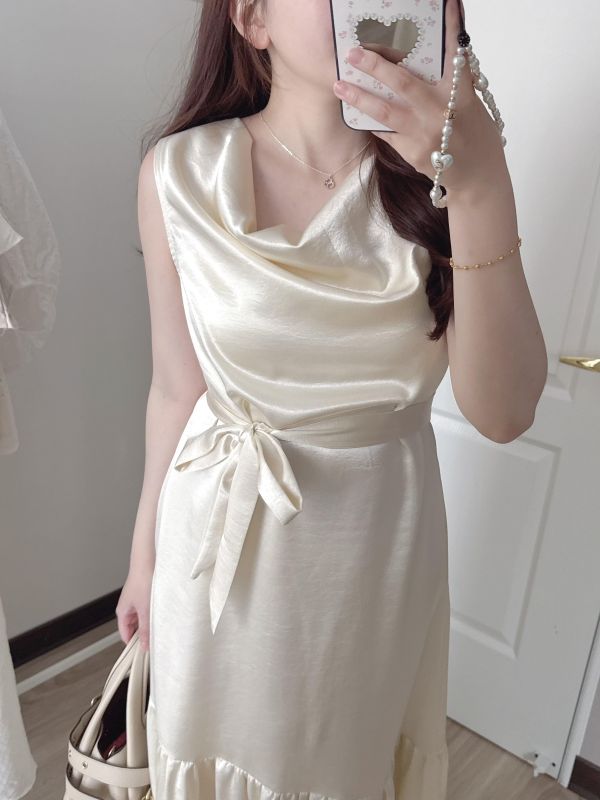 現貨- 法式垂領緞面長洋裝 