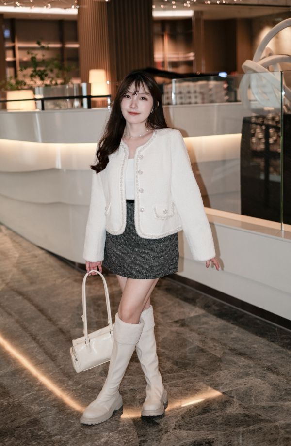 現貨- 闆娘自留款！氣質珍珠鑽絨毛小香外套 