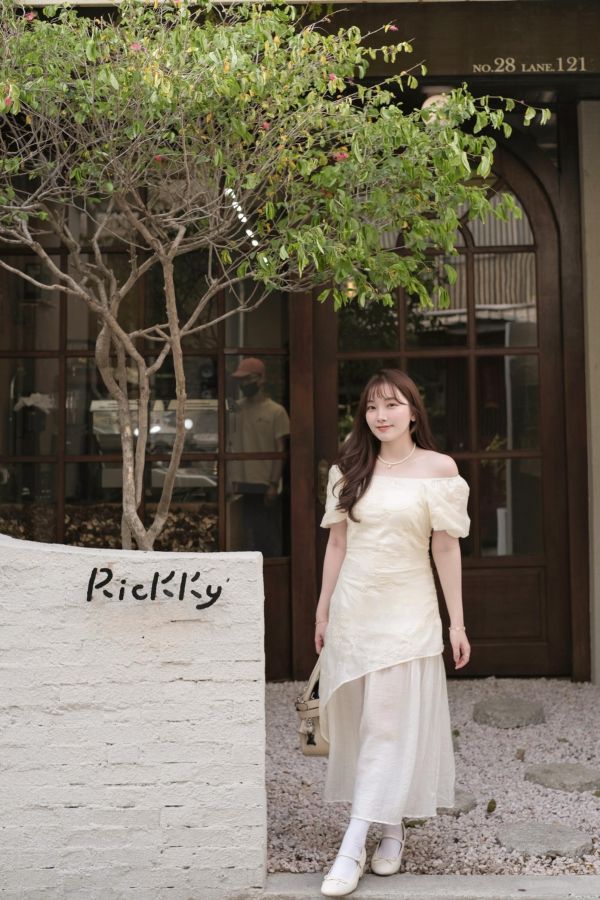 現貨- 闆娘自留！刺繡花拼接長洋 