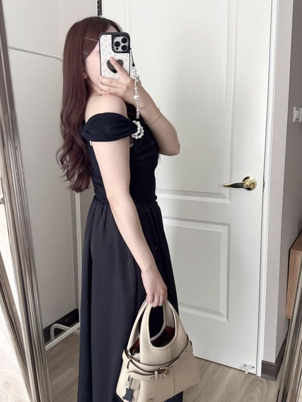 現貨- 氣質肩帶珍珠長洋裝 