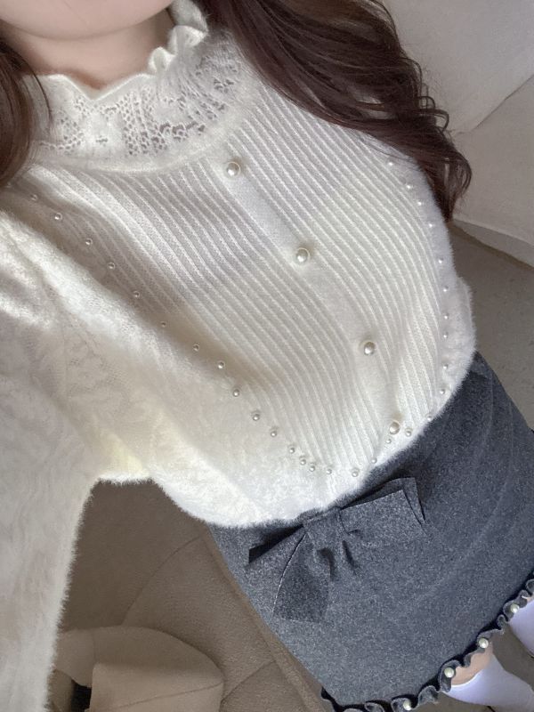 現貨- 優雅珍珠蕾絲針織上衣 