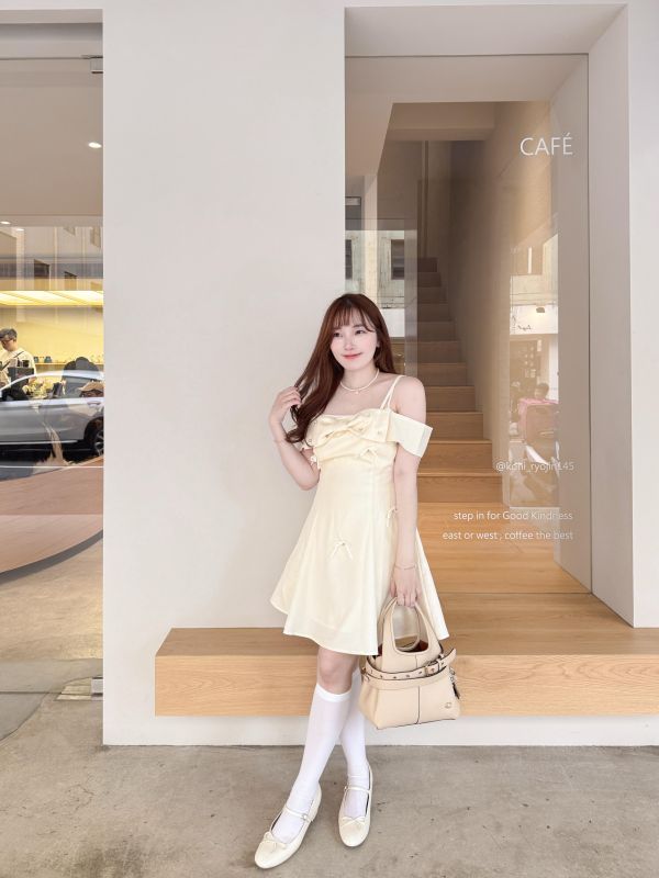 現貨- 高訂製蝴蝶結一字領小洋裝 