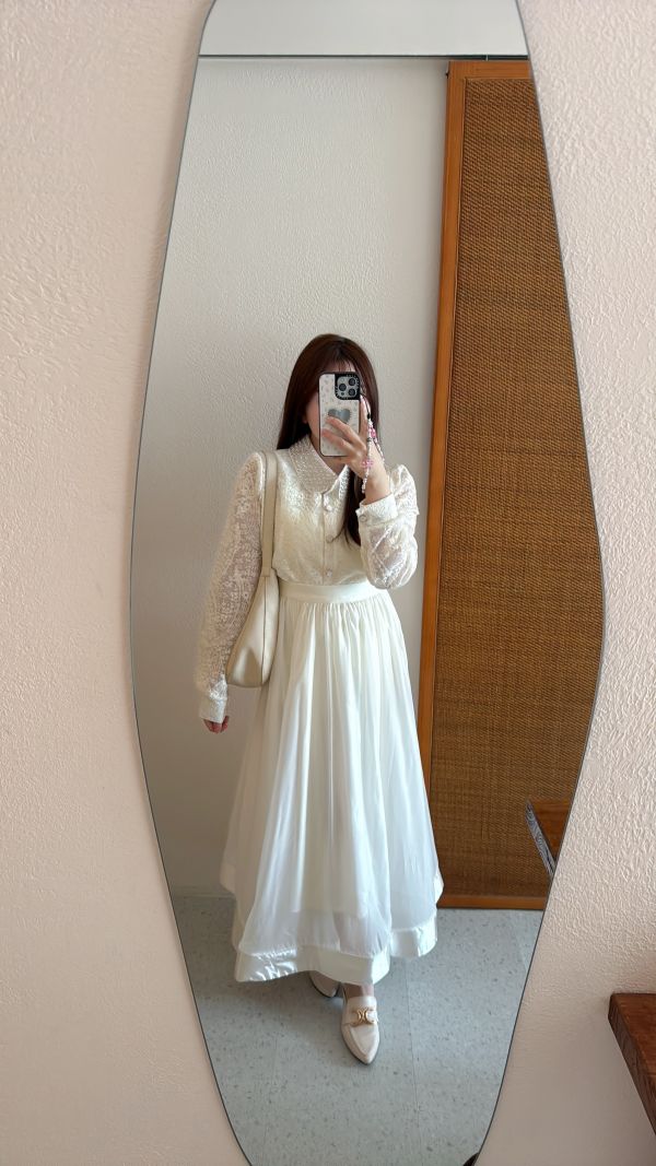 現貨- 法式領珍珠亮片蕾絲上衣 