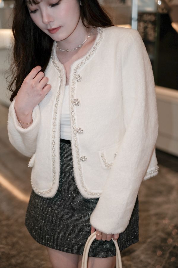 現貨- 闆娘自留款！氣質珍珠鑽絨毛小香外套 