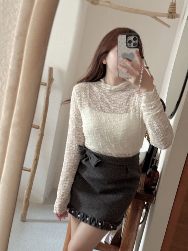 現貨- 秋冬內搭首選！蕾絲彈性內搭上衣 