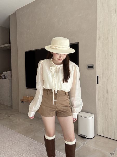 現貨- 超狂優惠！質感麂皮絨短褲 