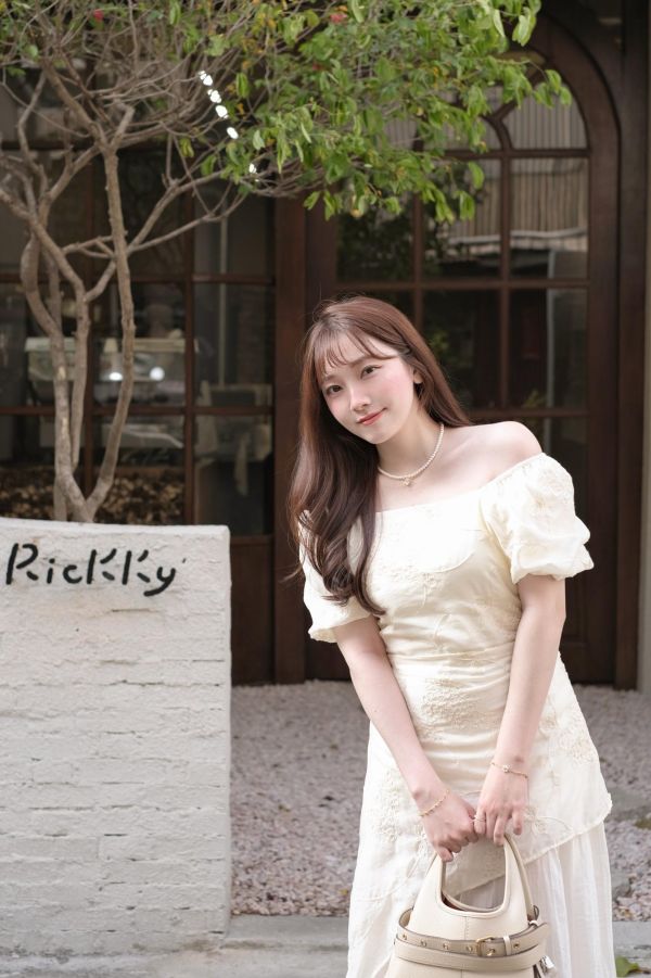 現貨- 闆娘自留！刺繡花拼接長洋 