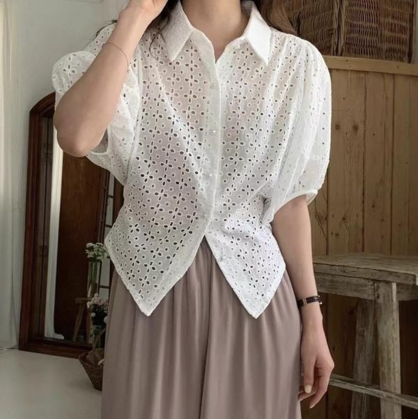 現貨- 簍空珍珠釦襯衫 