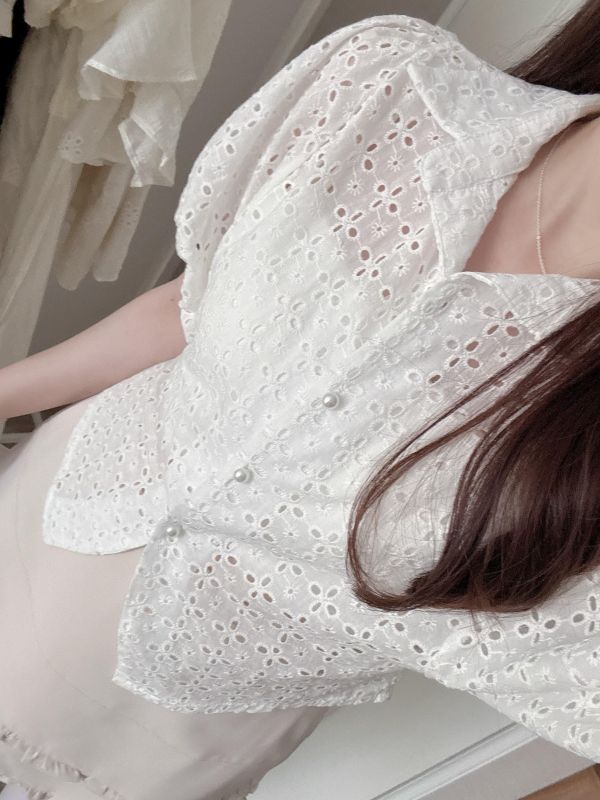 現貨- 簍空珍珠釦襯衫 