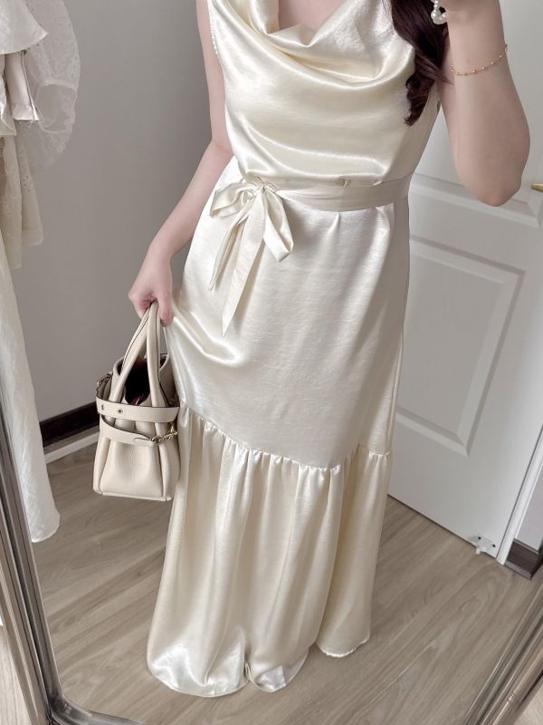現貨- 法式垂領緞面長洋裝 