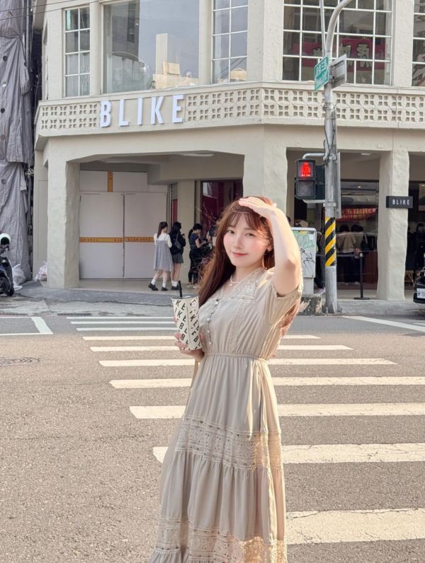 現貨- 自訂款法式蕾絲長洋 