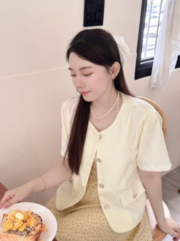 現貨- 自留款！夏日防曬穿搭小西外 米杏 