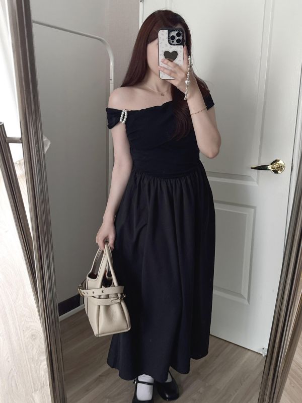 現貨- 氣質肩帶珍珠長洋裝 