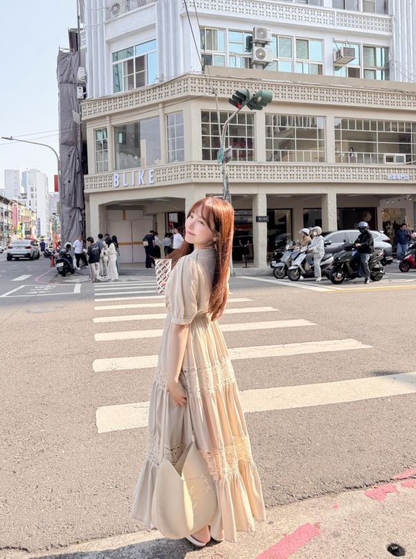 現貨- 自訂款法式蕾絲長洋 