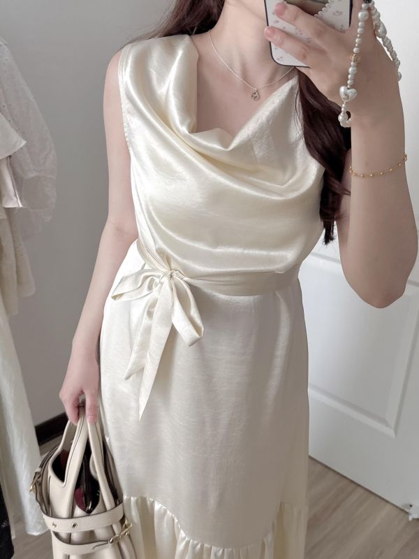 現貨- 法式垂領緞面長洋裝 