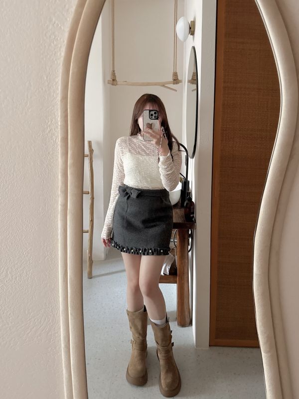 現貨- 秋冬內搭首選！蕾絲彈性內搭上衣 