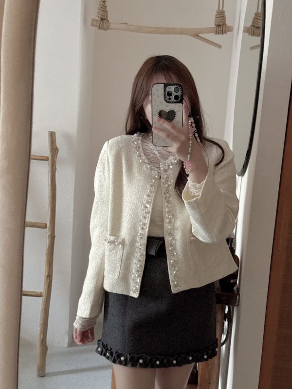 現貨- 秋冬內搭首選！蕾絲彈性內搭上衣 