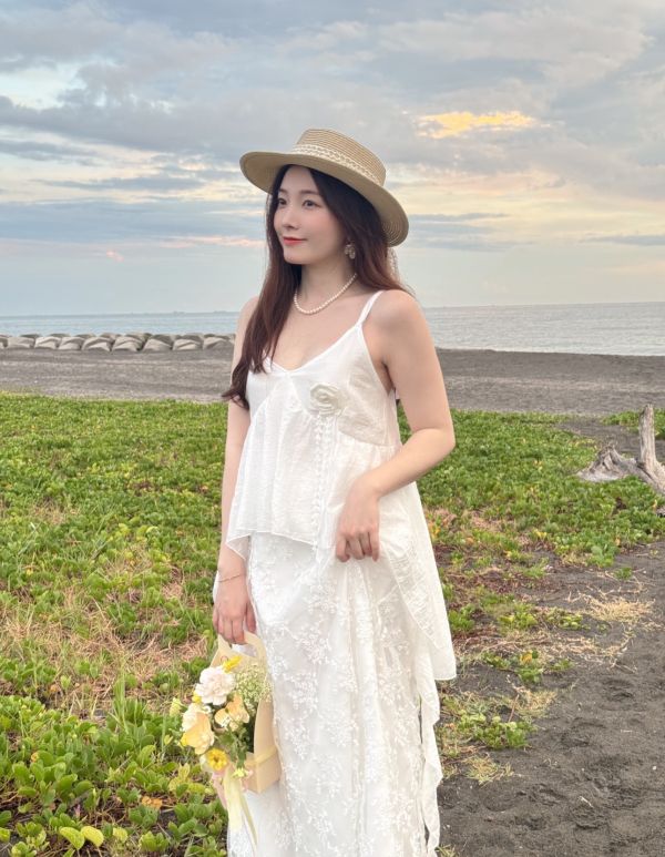 現貨- 本期必買！浪漫玫瑰織花拼紗洋裝 