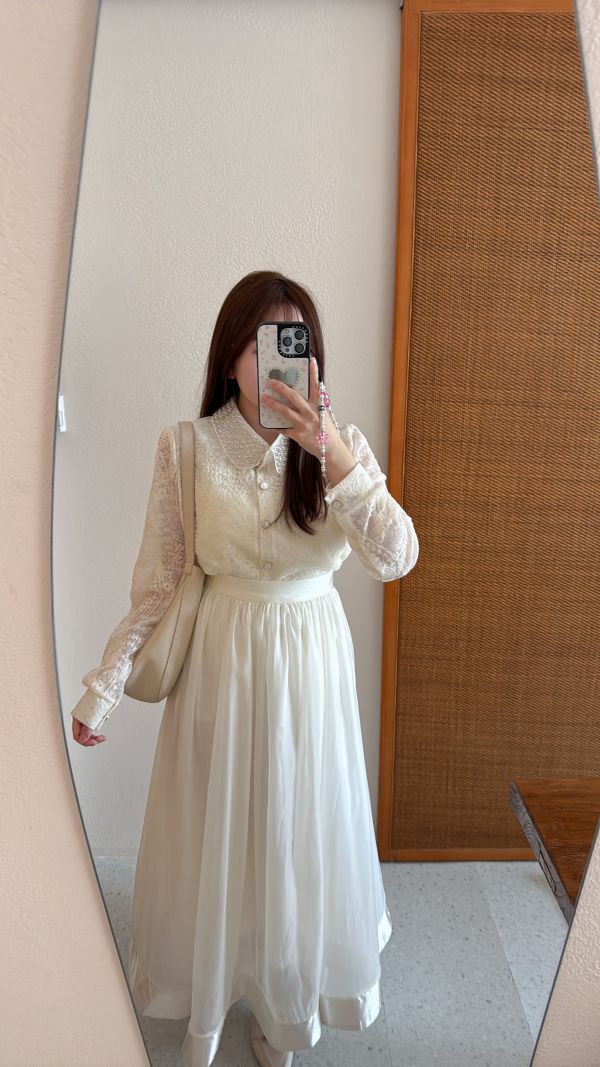 現貨- 法式領珍珠亮片蕾絲上衣 