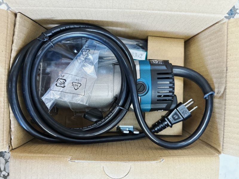 牧田．M3701B 插電木工修邊機 牧田,M3701B,插電,木工,修邊機,插電修邊機,木工修邊機
