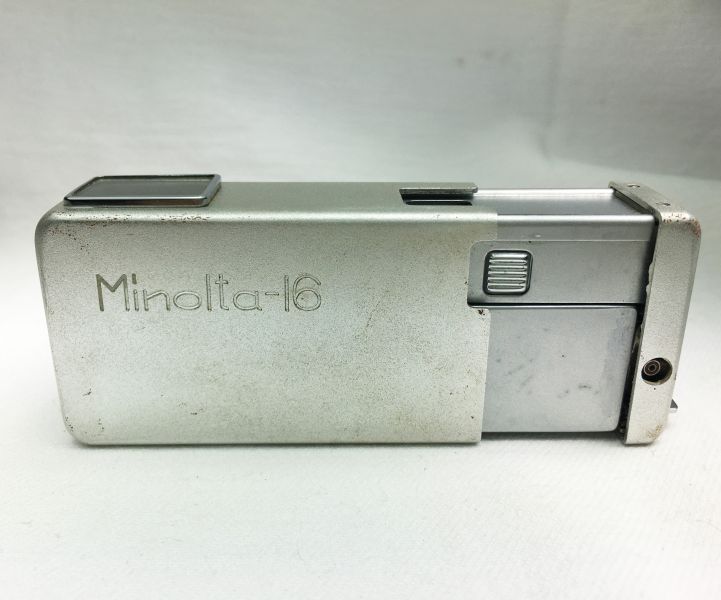 日本製 Minolta 16間諜相機・16mm膠卷手動機械設計 原始老件
微型膠卷相機
手動操作相機
間諜相機收藏
攝影器材老件
工業設計經典
黑白膠卷攝影
Caffenol沖洗法
空間佈置道具