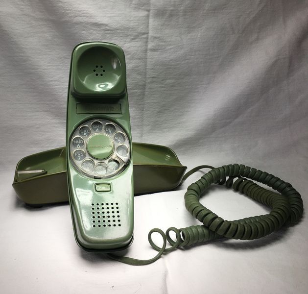 美國老電話Western Electric Trimline phone 綠色轉盤電話 Western Electric Trimline電話
原始老件電話機
Henry Dreyfuss設計
1960年代工業設計
綠色轉盤電話