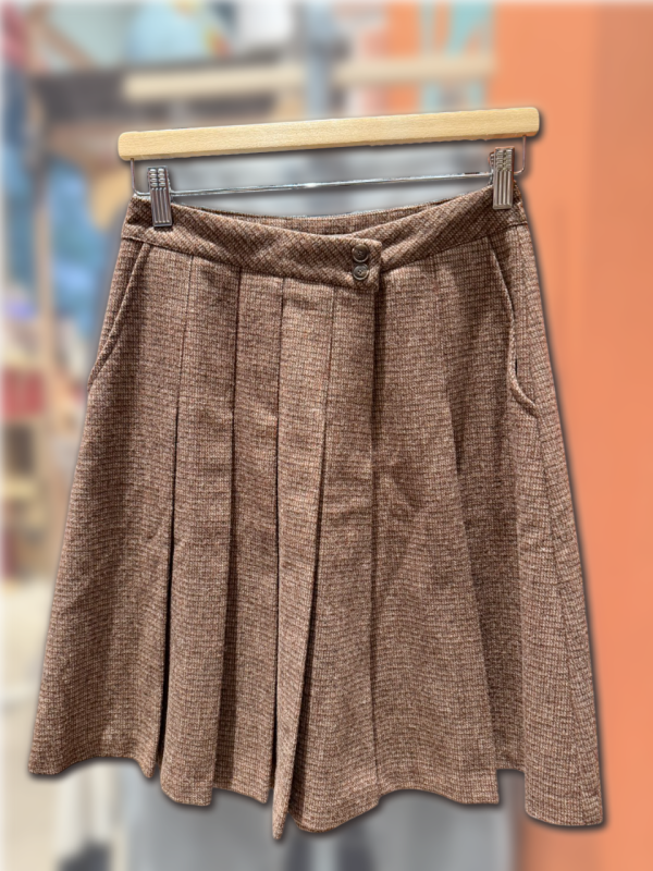 Muse復古學院風咖啡色毛呢百褶裙｜高腰修身・溫柔氣質 復古裙
百褶裙
學院風裙
咖啡色裙子
高腰短裙
氣質短裙
秋冬裙款
女裝下半身
百搭裙
復古穿搭