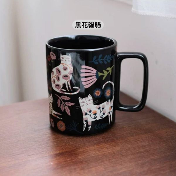 《699元公益福袋》日系獨特貓咪姿態陶瓷大馬克杯400ml (黑花貓貓/紫袋貓貓) 貓插圖,貓咪,貓掌,貓生活,日系,陶瓷,馬克杯,花朵,袋子