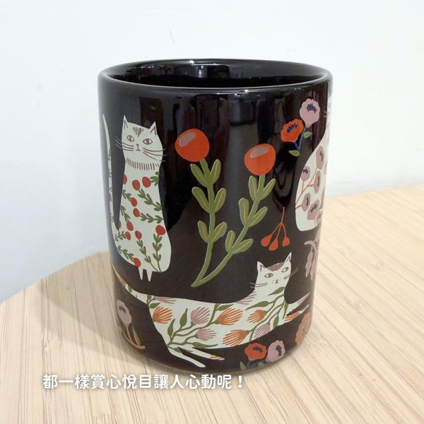 《699元公益福袋》日系獨特貓咪姿態陶瓷大馬克杯400ml (黑花貓貓/紫袋貓貓) 貓插圖,貓咪,貓掌,貓生活,日系,陶瓷,馬克杯,花朵,袋子
