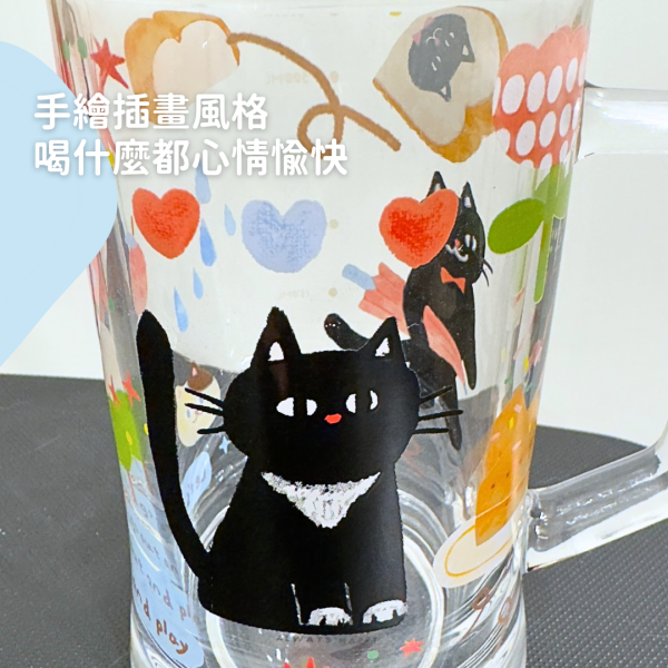 抗暑對策！《799元公益福袋》跟貓咪一起乾杯 有握把玻璃杯啤酒杯350ml X2 貓咪,插畫,貓插畫,玻璃,馬戲團,魔術,水杯,馬克杯,量杯,保鮮盒,啤酒,飲料,甜點,野餐,