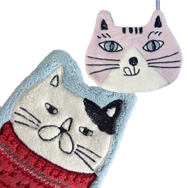 《799元公益福袋》kusuguru Japan 證件交通卡套附伸縮拉繩 + 貓咪擦手巾 貓咪,插畫,貓插畫,可愛,日本,kusuguru,證件,交通,卡套,伸縮,拉繩,擦手巾