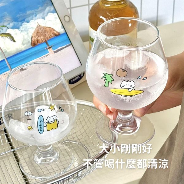 《799元公益福袋》清涼一夏~海島衝浪貓咪高腳杯對杯組(兩款圖案各一) 貓咪,插畫,貓插畫,可愛,日本,啤酒杯,玻璃杯,馬克杯,黑貓,水杯,夏天,衝浪
