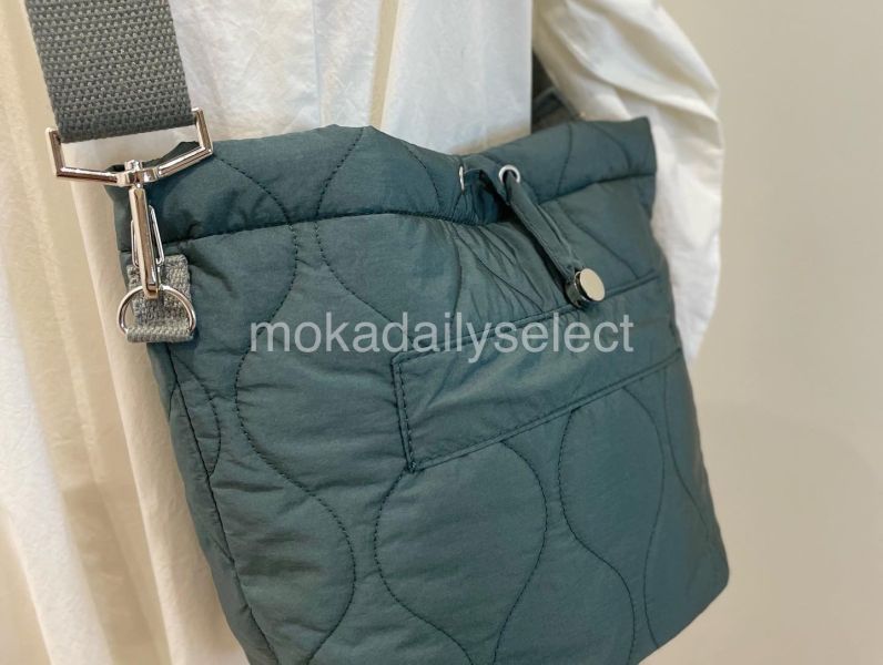 PADDED菱格縫線兩用肩背/側背包 padded,绗縫,菱格,兩用,單肩,斜背,束口,拉鍊,大容量,包包,日本,代購,配件