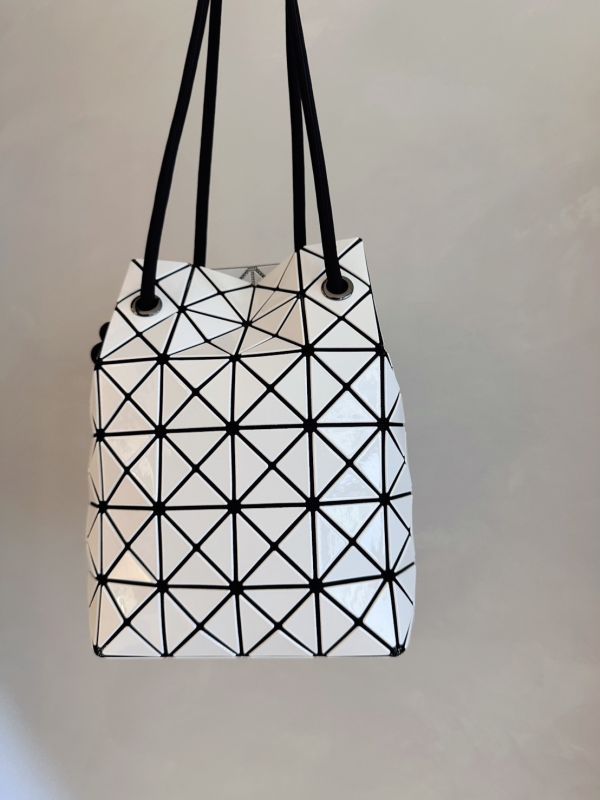 ISSEY MIYAKE 三宅一生 水桶包 issey,miyake,三宅,一生,bao,水桶,包,日本,代購,背帶,抽繩,長夾,現貨