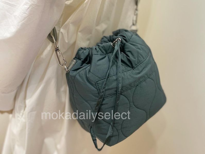 PADDED菱格縫線兩用肩背/側背包 padded,绗縫,菱格,兩用,單肩,斜背,束口,拉鍊,大容量,包包,日本,代購,配件