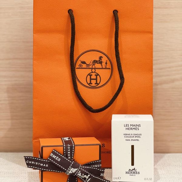 HERMES 愛馬仕 指彩護手系列指甲油 HERMES,愛馬仕,指甲,油,指彩,護手,琺瑯,日本,專櫃,代購,門市,精品,色號,基底,護甲,好上色