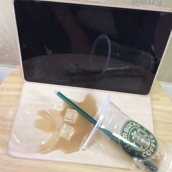 打翻飲料 生日禮物 手機支架 整人 抖音 交換禮物 搞怪 創意 惡搞道具 愚人節 嚇人