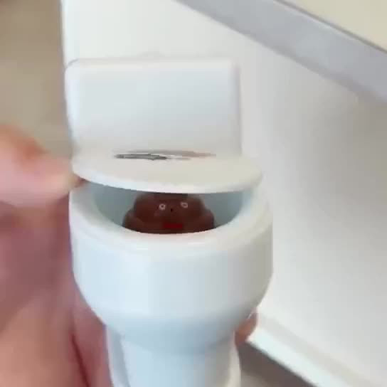 整人噴水馬桶 娃娃 生日禮物 玩具 聖誕節 交換禮物 地獄禮物 水槍 搞怪 派對 小廢物