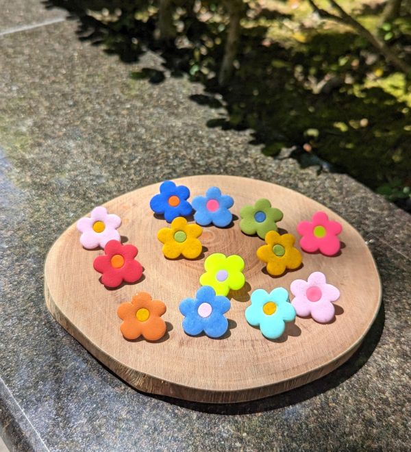 彩色小花耳針 （單個賣） 