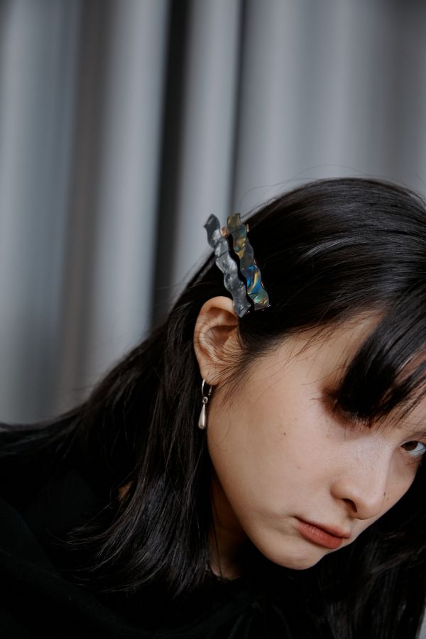 彩色切割玻璃小豹紋波浪曲線髮夾(三色) 